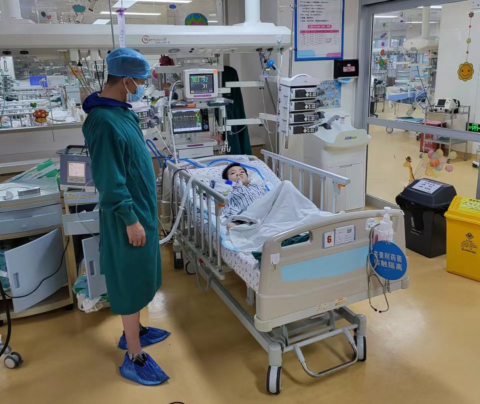 桐梓县跨省救护车出租公司